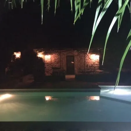 D'hotes De Charme Le Bartas Bed & Breakfast Nîmes
